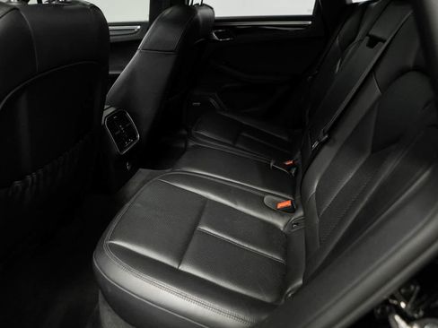 Certified 2023 Porsche Macan S AWD/4WD image 30