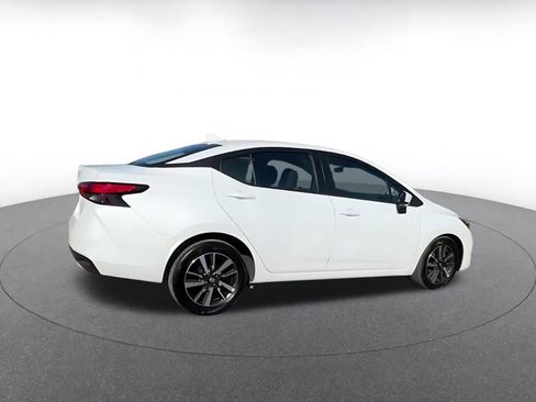 Used 2025 Nissan Versa SV image 14