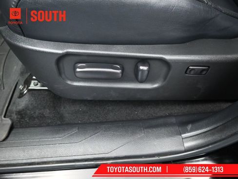 Used 2023 Toyota Tacoma Limited image 25