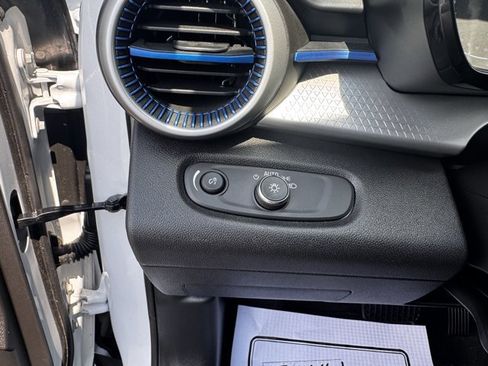 Used 2025 Chevrolet Trax LS image 16