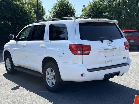 Used 2015 Toyota Sequoia SR5 AWD/4WD image 4