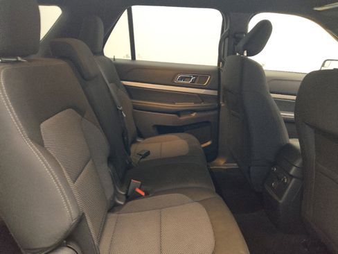 Used 2019 Ford Explorer XLT FWD image 19