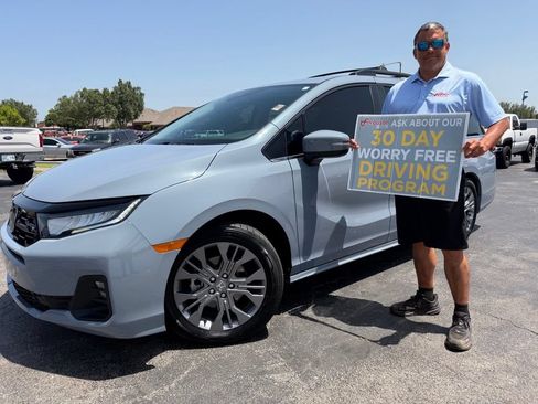 Used 2025 Honda Odyssey Touring image 1