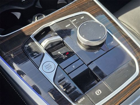 Used 2025 BMW X5 sDrive40i w/ M Sport Package image 26