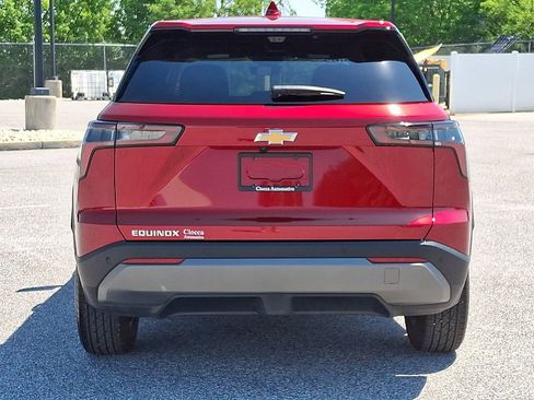 Used 2025 Chevrolet Equinox LT w/ Safety and Technology Package FWD image 8