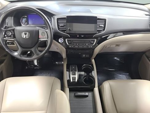 Used 2019 Honda Pilot Touring image 2