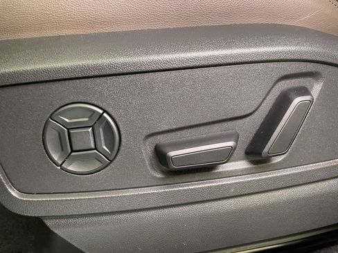 Certified 2025 Audi Q5 Premium w/ Premium Plus AWD/4WD image 17