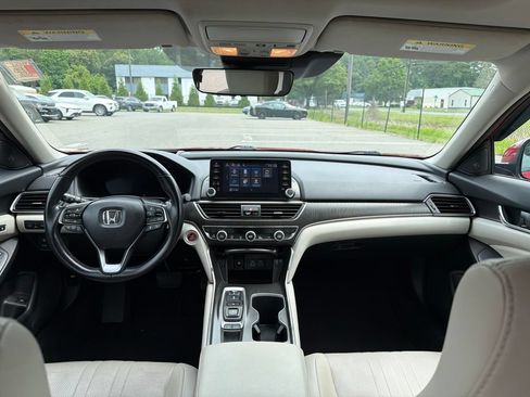Used 2021 Honda Accord Touring image 8