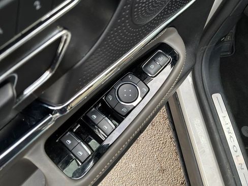 Used 2023 Lincoln Corsair FWD image 15