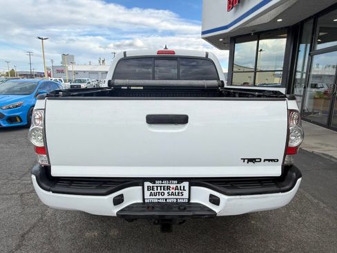 Used 2015 Toyota Tacoma TRD Pro w/ Off Road Towing Package image 8