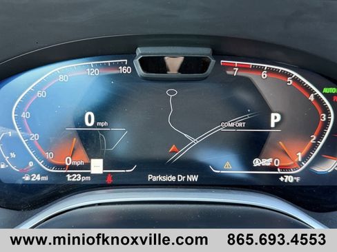 Used 2022 BMW 740i w/ Premium Package image 26