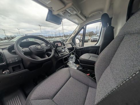 New 2026 RAM ProMaster 1500 w/ Quick Order Package 22G SLT image 2