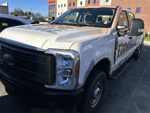 Used 2023 Ford F250 XL image 1
