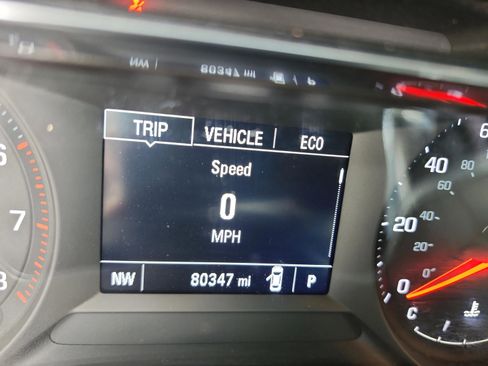 Used 2022 Chevrolet TrailBlazer LT w/ Premium Seating Package FWD image 11