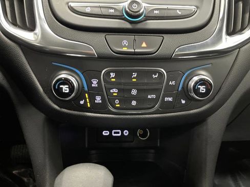 Used 2024 Chevrolet Equinox LT image 18