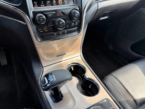 Used 2015 Jeep Grand Cherokee Limited AWD/4WD image 15