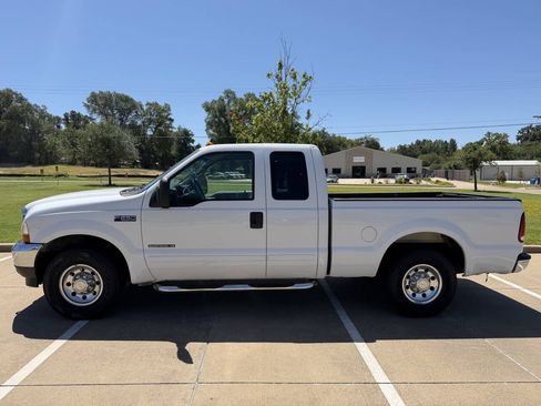 Used 2001 Ford F250 XLT RWD image 2