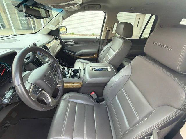 Used 2017 GMC Yukon Denali AWD/4WD image 10