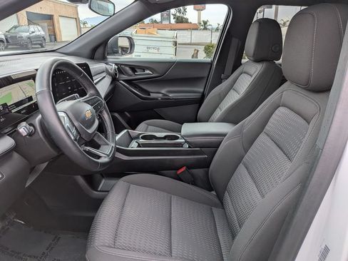 Used 2025 Chevrolet Equinox LT FWD image 15