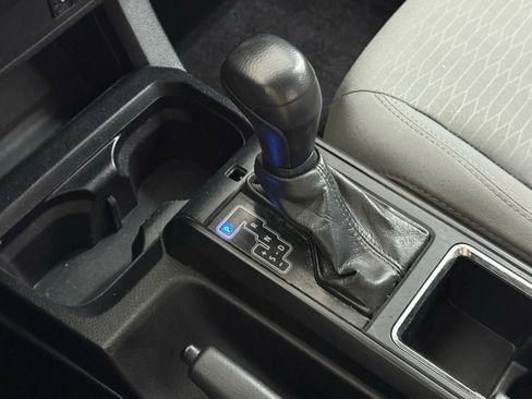 Used 2017 Toyota Tacoma 2WD Access Cab image 24