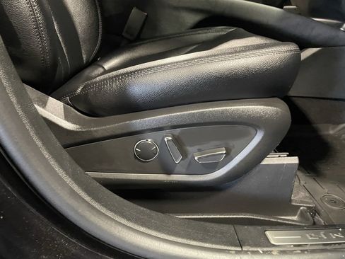 Used 2023 Lincoln Nautilus Standard w/ Premium Package image 16