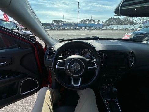 Used 2020 Jeep Compass Latitude image 10