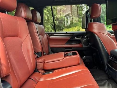 Used 2020 Lexus LX 570 4WD w/ Sport Package image 21