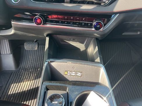 New 2026 Chevrolet Equinox RS w/ LPO, Floor Liner Package FWD image 32