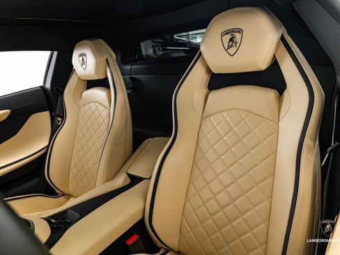 Used 2018 Lamborghini Aventador S image 53