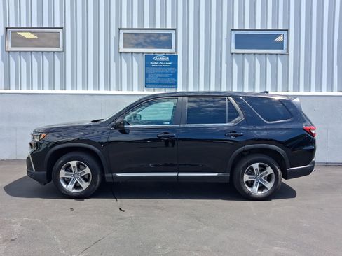 Used 2025 Honda Pilot EX-L image 2