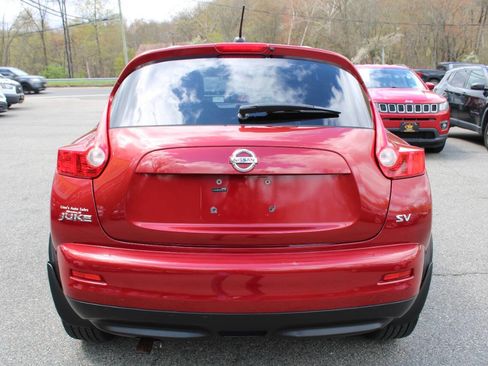 Used 2011 Nissan Juke SV w/ Interior Illumination Pkg image 9