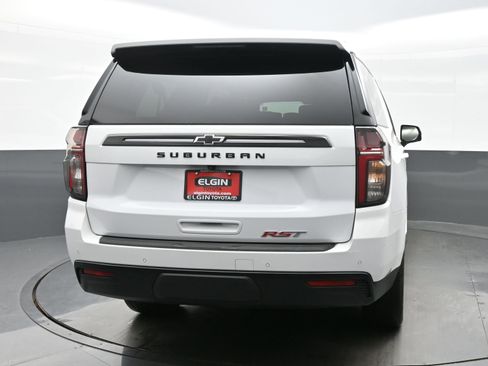 Used 2023 Chevrolet Suburban RST w/ Luxury Package image 5