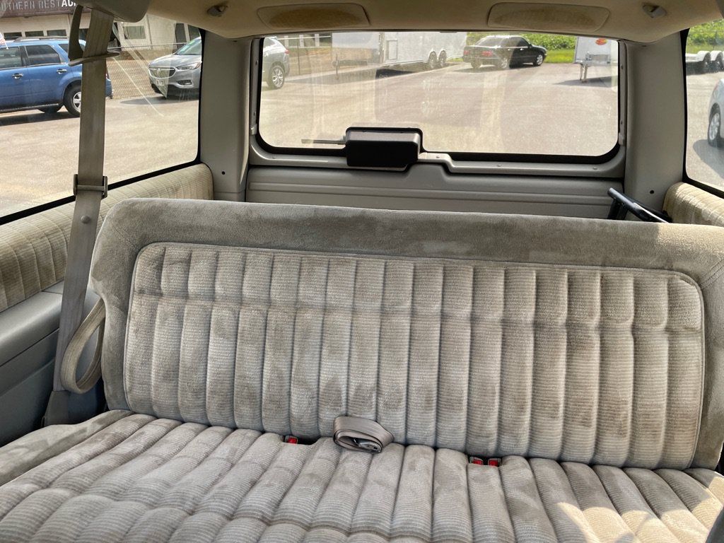Used 1992 GMC Yukon 4WD 2-Door image 15