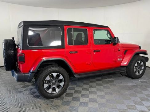 Used 2022 Jeep Wrangler Unlimited Sahara w/ LED Lighting Group AWD/4WD image 8