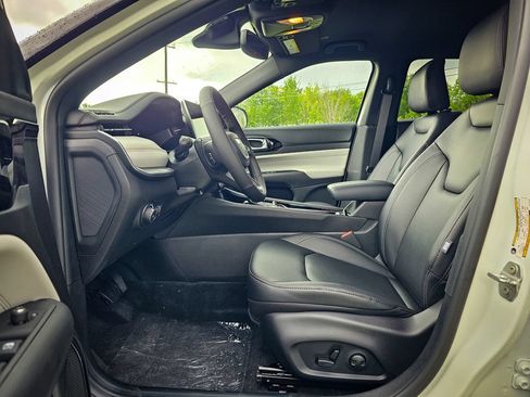 New 2026 Jeep Compass Limited AWD/4WD image 11