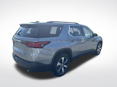 Used 2023 Chevrolet Traverse LT w/ LT Premium Package AWD/4WD image 5