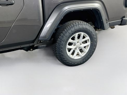 Used 2023 Jeep Gladiator Sport AWD/4WD image 28