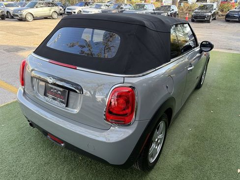 Used 2019 MINI Cooper Convertible w/ Signature Upholstery Package image 10