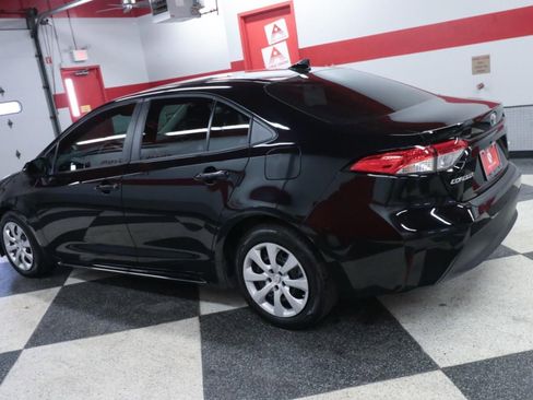 Used 2023 Toyota Corolla LE image 6