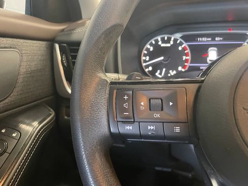 Certified 2022 Nissan Rogue SV FWD image 12