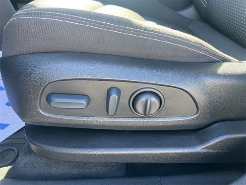 Used 2023 GMC Terrain SLE w/ Driver Convenience Package image 20