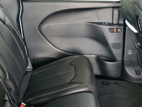 New 2026 Chrysler Pacifica Select FWD image 14
