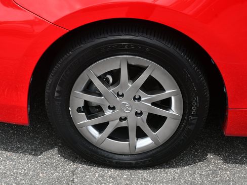 Used 2017 Toyota Prius V Four FWD image 21