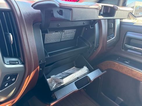 Used 2015 Chevrolet Silverado 1500 High Country image 40