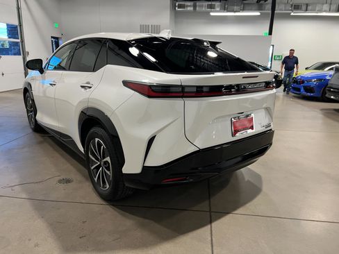 Used 2025 Lexus RZ 450e image 5