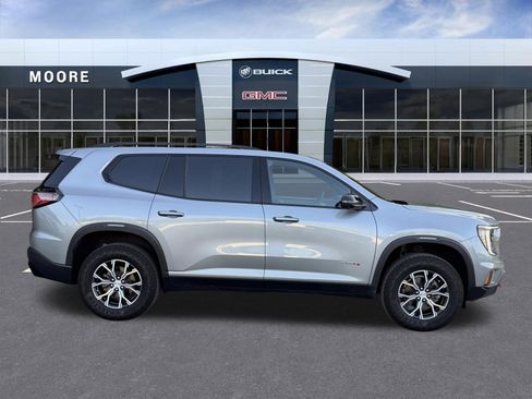 Used 2025 GMC Acadia AT4 w/ Luxury Package AWD/4WD image 2