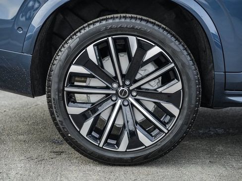 New 2026 Volvo XC90 B6 Plus w/ Protection Package Premier image 18