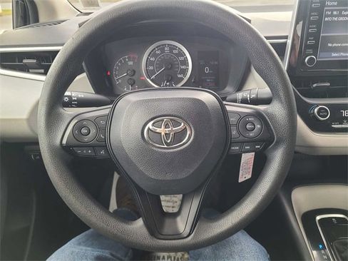 Used 2020 Toyota Corolla LE image 23