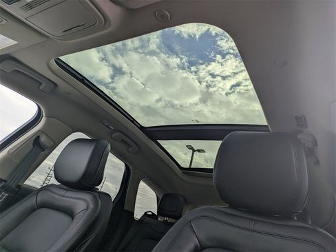 Used 2026 Lincoln Corsair Reserve image 17