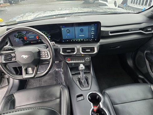 Used 2024 Ford Mustang Premium image 8